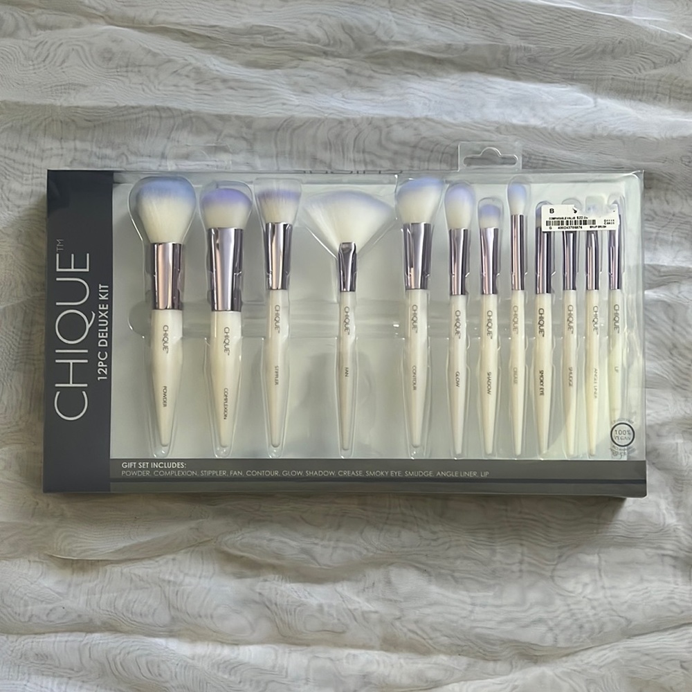 Chique Makeup Brushes Bundle Set Purple